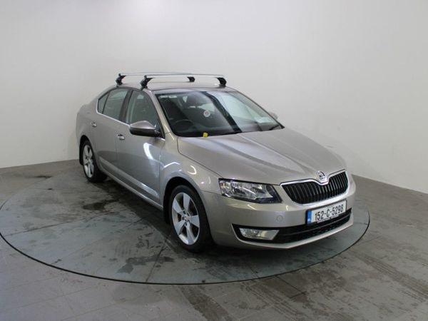 Skoda Octavia Saloon, Diesel, 2015, Beige
