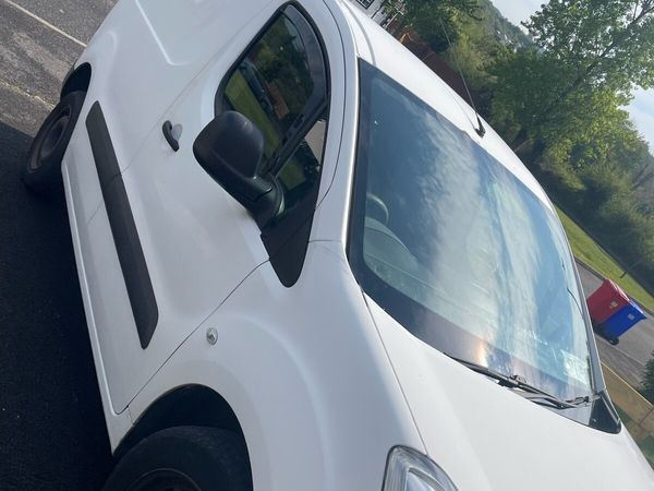 Citroen Berlingo Van, Diesel, 2015, White