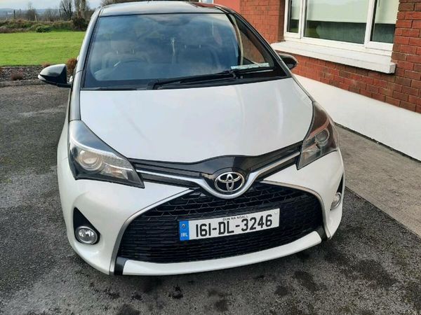 Toyota Yaris Hatchback, Petrol, 2016, White