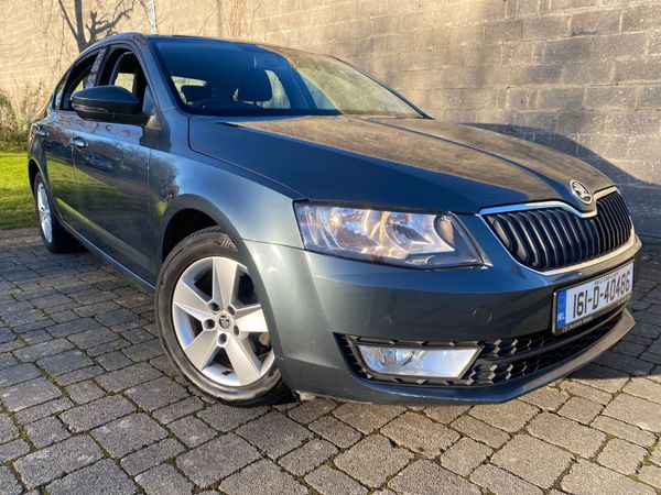 Skoda Octavia Saloon, Diesel, 2016, Grey