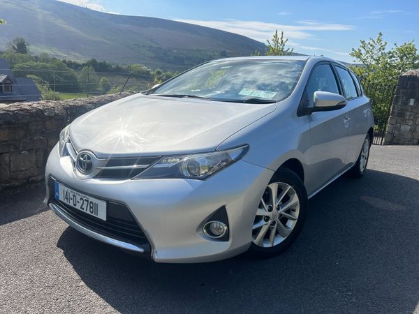 Toyota Auris Hatchback, Diesel, 2014, Silver