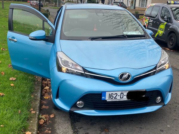Toyota Vitz Hatchback, Petrol, 2016, Blue
