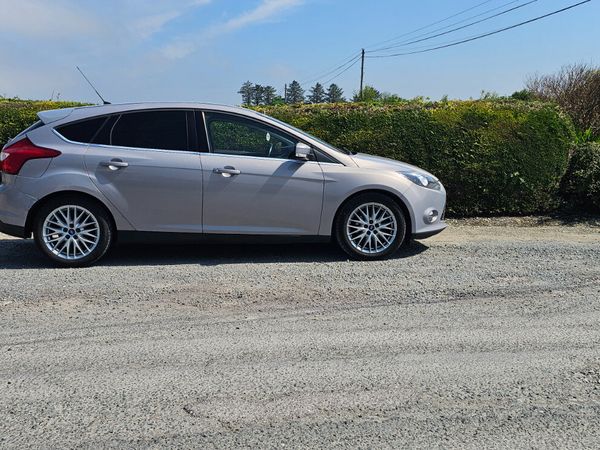 Ford Focus Hatchback, Diesel, 2012, Silver