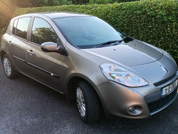 Renault Clio Hatchback, Ethanol Petrol, 2011, Gold