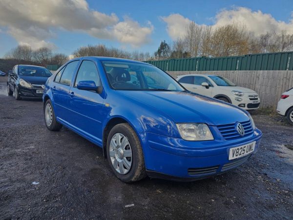Volkswagen Bora Saloon, Diesel, 2005, Red