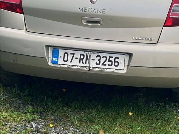 Renault Megane Saloon, Petrol, 2007, Gold
