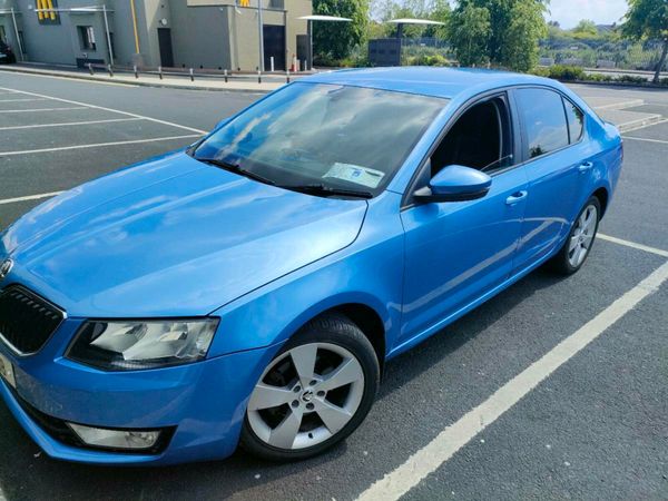 Skoda Octavia Saloon, Diesel, 2013, Blue