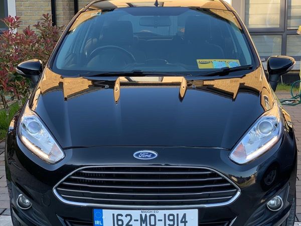 Ford Fiesta Hatchback, Diesel, 2016, Black