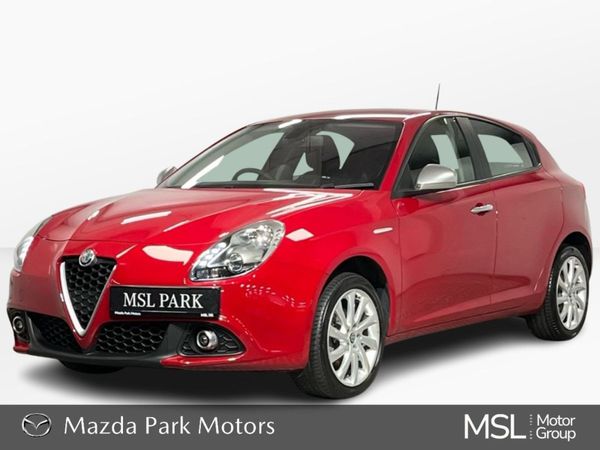 Alfa Romeo Giulietta Hatchback, Petrol, 2019, Red