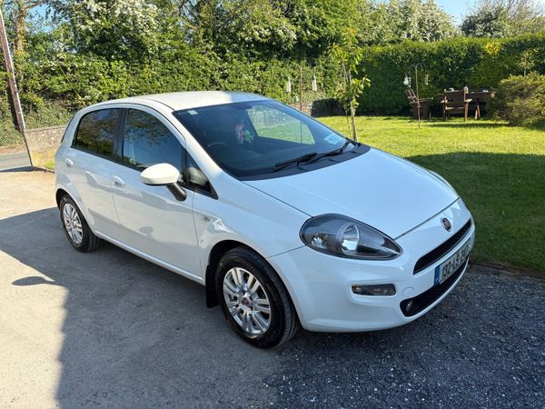 Fiat Punto Hatchback, Petrol, 2013, White