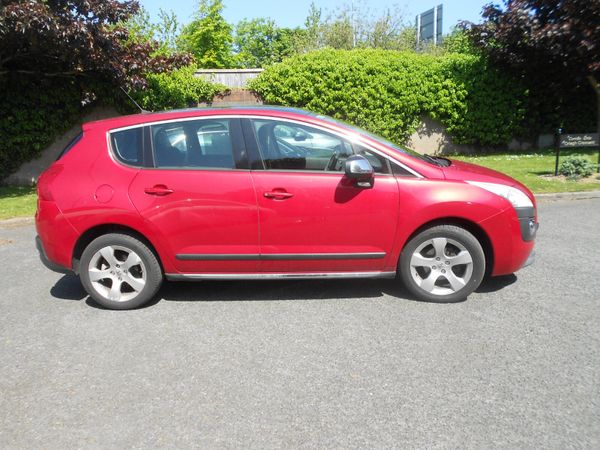 Peugeot 3008 MPV, Diesel, 2011, Red