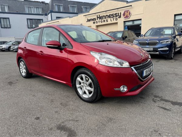 Peugeot 208 Hatchback, Petrol, 2015, Red