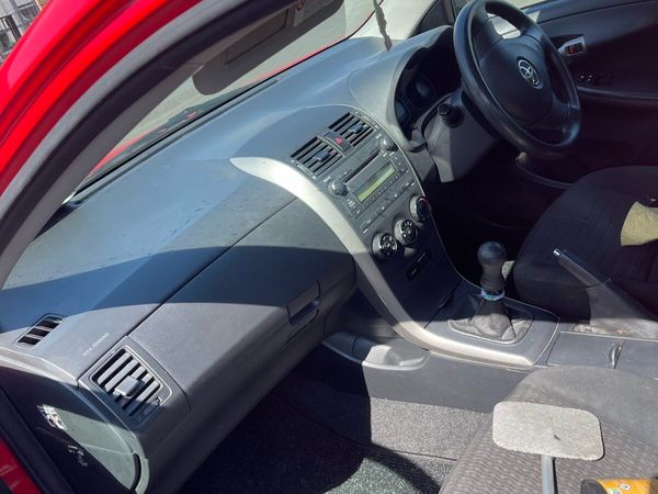 Toyota Corolla Saloon, Petrol, 2009, Red