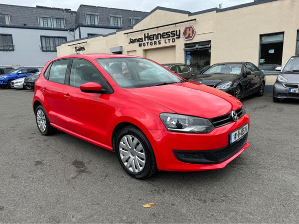 Volkswagen Polo Hatchback, Petrol, 2014, Red
