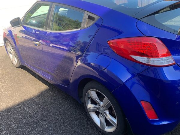 Hyundai Veloster Hatchback, Petrol, 2013, Blue