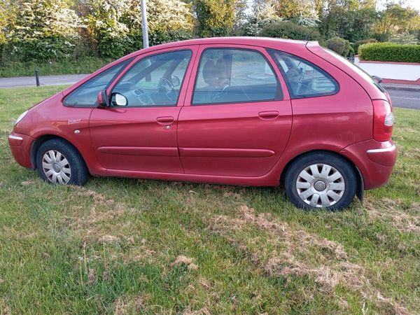 Citroen Xsara Picasso MPV, Diesel, 2010, Red