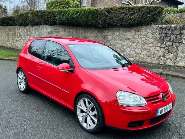 Volkswagen Golf Hatchback, Petrol, 2007, Red