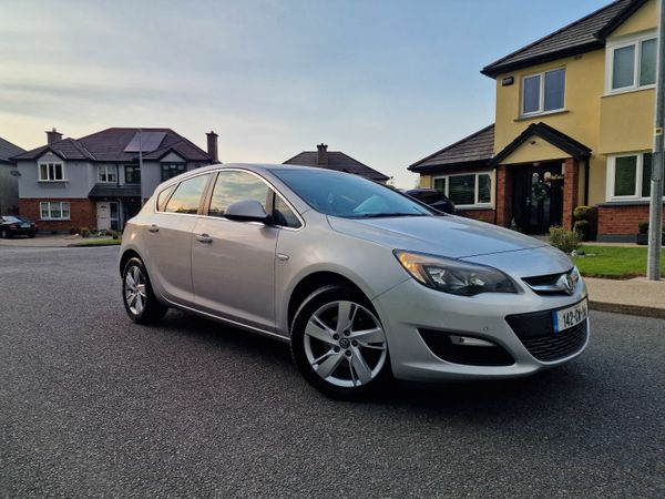 Vauxhall Astra Hatchback, Diesel, 2014, Silver