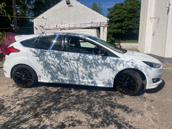 Ford Focus Hatchback, Diesel, 2015, White