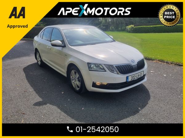 Skoda Octavia Hatchback, Diesel, 2020, White