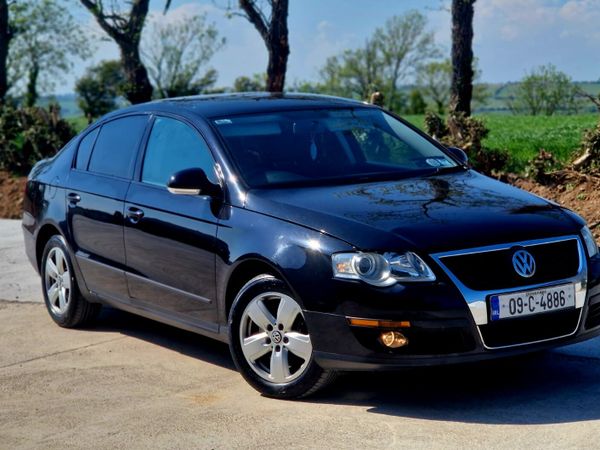 Volkswagen Passat Saloon, Petrol, 2009, Black