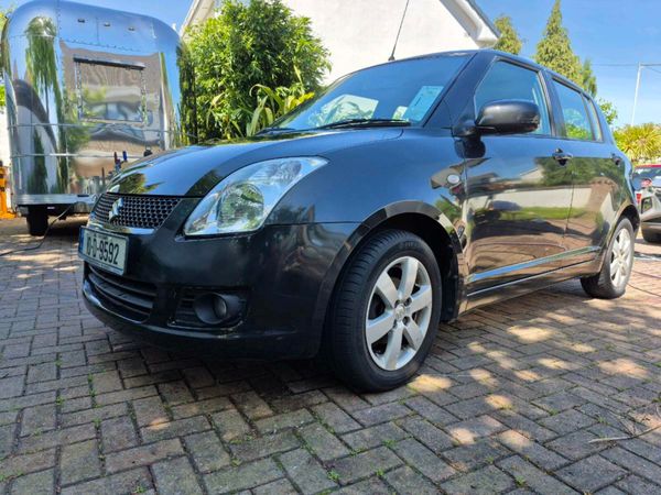 Suzuki Swift Hatchback, Petrol, 2010, Black