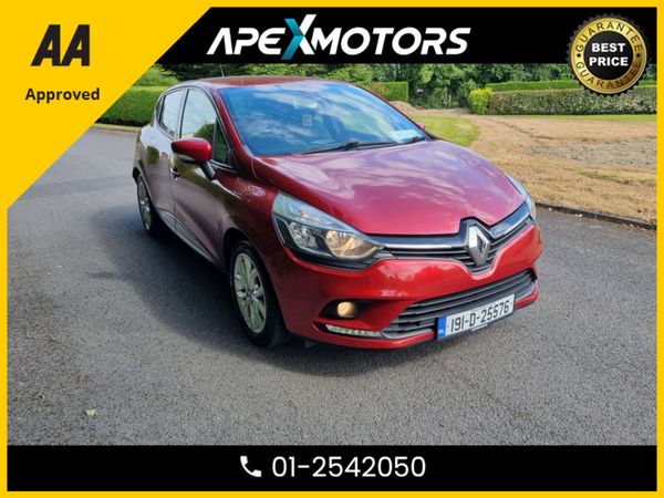 Renault Clio Hatchback, Petrol, 2019, Red