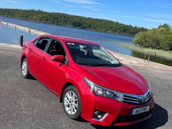 Toyota Corolla Saloon, Diesel, 2015, Red