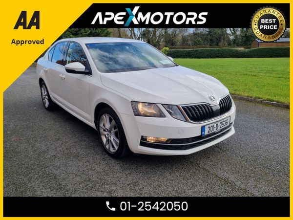 Skoda Octavia Hatchback, Diesel, 2020, White