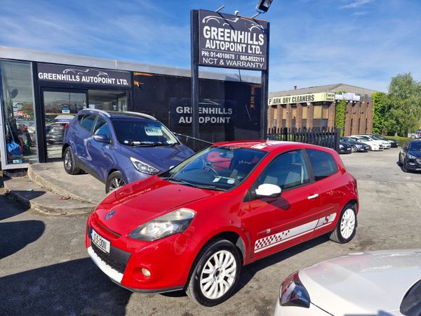 Renault Clio Hatchback, Diesel, 2010, Red