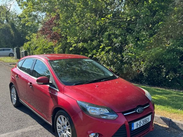 Ford Focus Hatchback, Diesel, 2011, Red