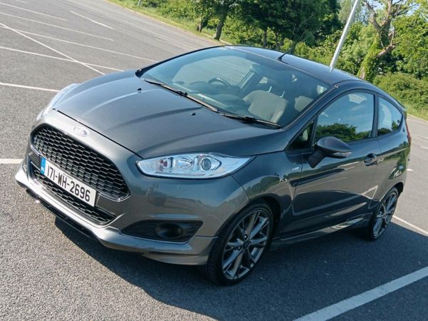 Ford Fiesta Hatchback, Petrol, 2017, Grey