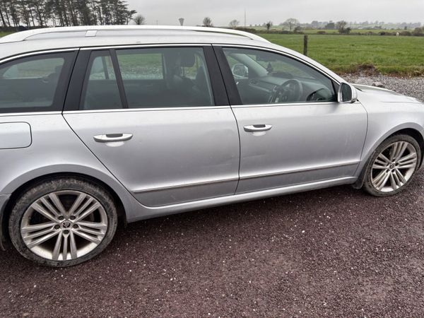 Skoda Superb Estate, Diesel, 2014, Silver