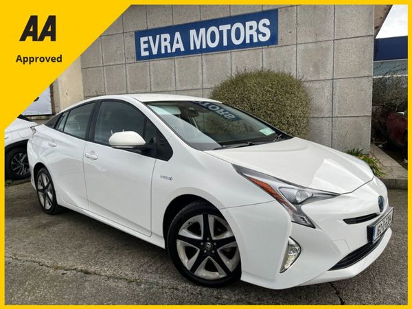 Toyota Prius Hatchback, Petrol Hybrid, 2016, White