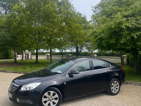 Vauxhall Insignia Hatchback, Diesel, 2012, Black