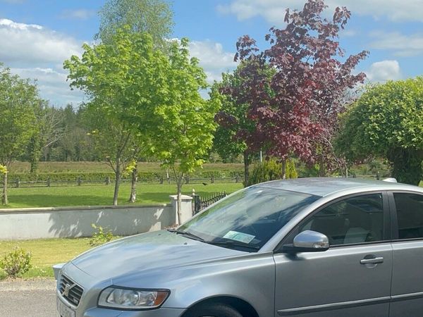 Volvo S40 Saloon, Diesel, 2010, Silver