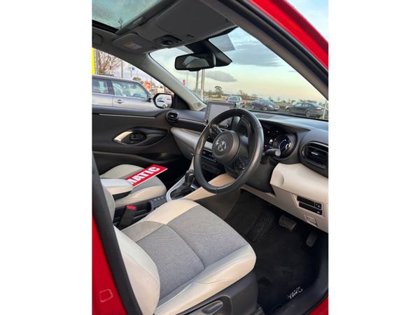 Toyota Yaris Hatchback, Petrol Hybrid, 2022, Red
