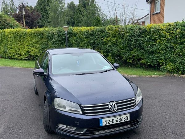 Volkswagen Passat Saloon, Diesel, 2012, Blue