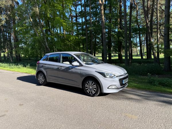 Hyundai i20 Hatchback, Petrol, 2015, Grey