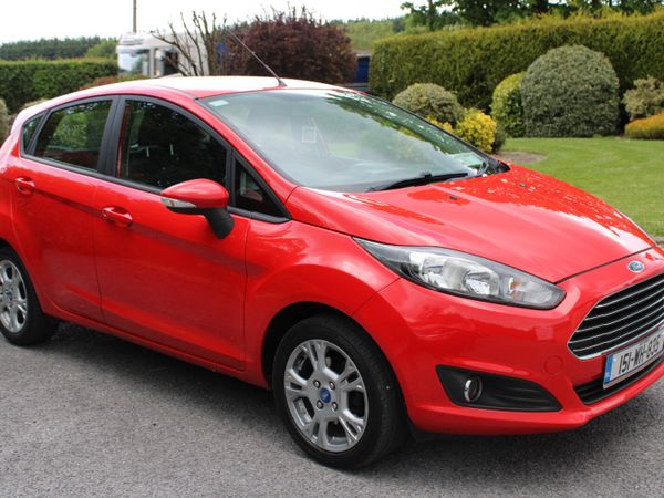 Ford Fiesta Hatchback, Petrol, 2015, Red