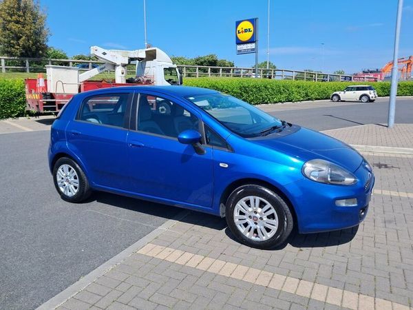 Fiat Punto Hatchback, Petrol, 2013, Blue
