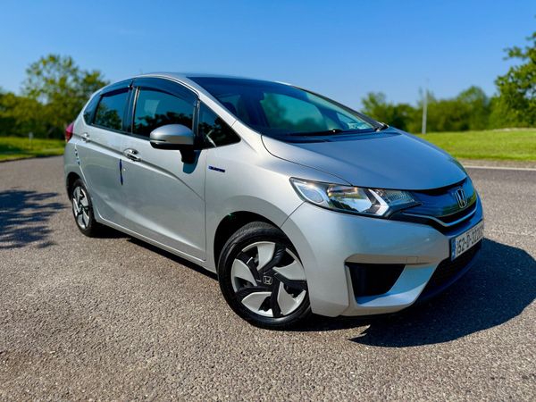 Honda Fit Hatchback, Petrol Hybrid, 2015, Silver