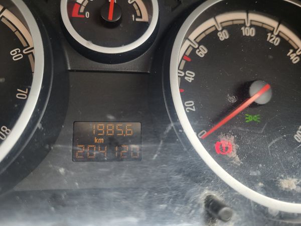 Opel Corsa Hatchback, Petrol, 2010, Silver