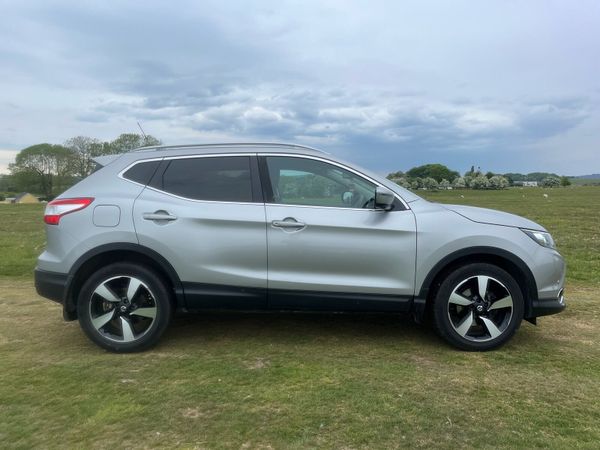 Nissan Qashqai SUV, Petrol, 2017, Grey