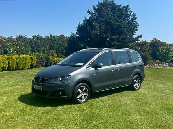 Renault Clio Hatchback, Ethanol Petrol, 2012, Gold