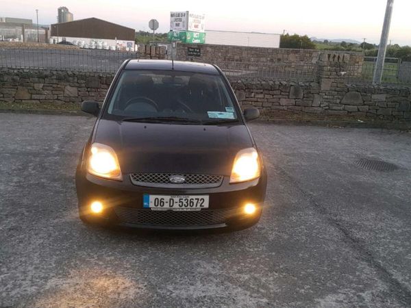 Ford Fiesta Hatchback, Petrol, 2006, Black