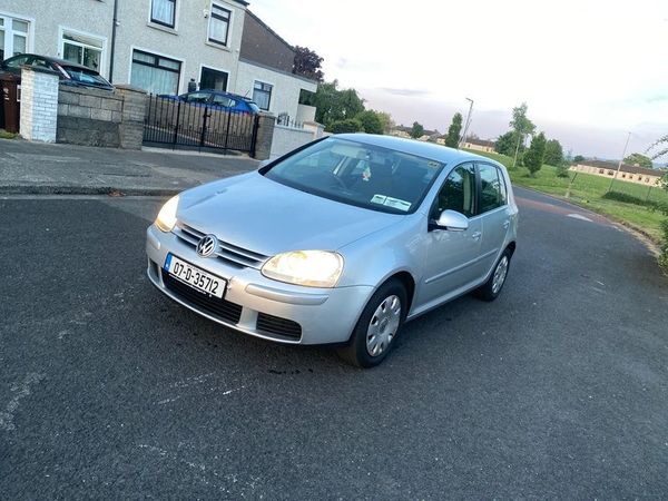 Toyota Avensis Saloon, Diesel, 2010, Grey