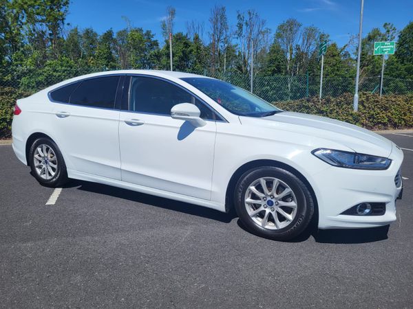 Ford Mondeo Hatchback, Diesel, 2017, White
