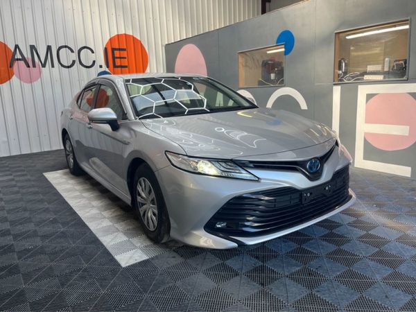 Toyota Camry Saloon, Petrol Hybrid, 2018, Silver