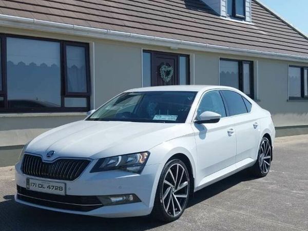 Skoda Superb Hatchback, Diesel, 2017, White